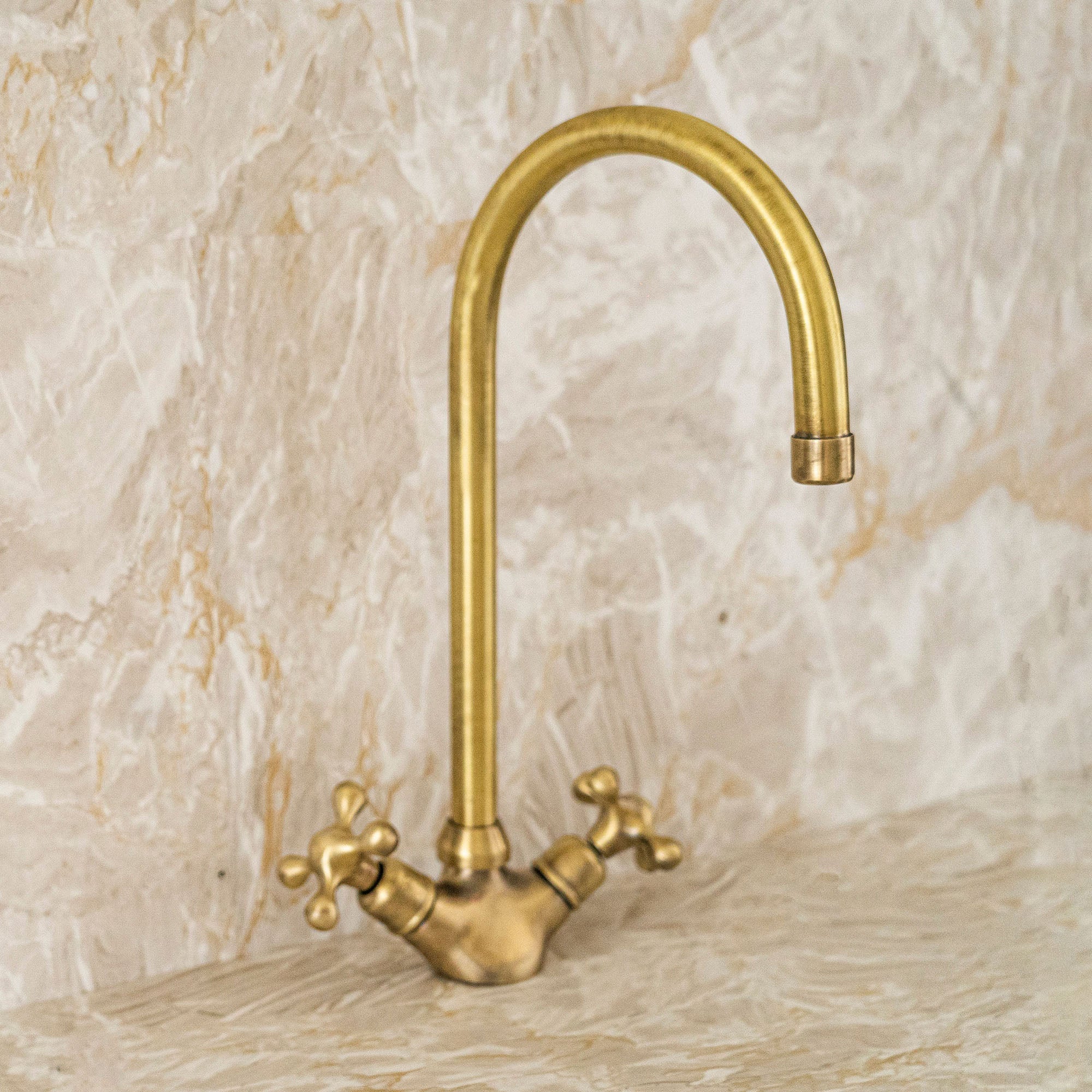 Single Hole Unlacquered Brass Bathroom Sink Faucet